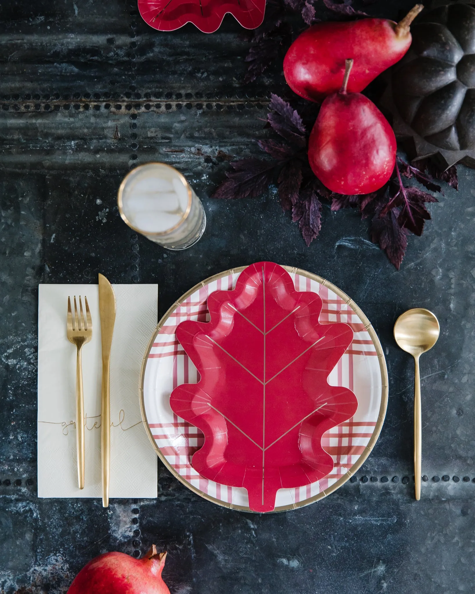 Gold Foiled Leaf Shaped 9" Paper Plates