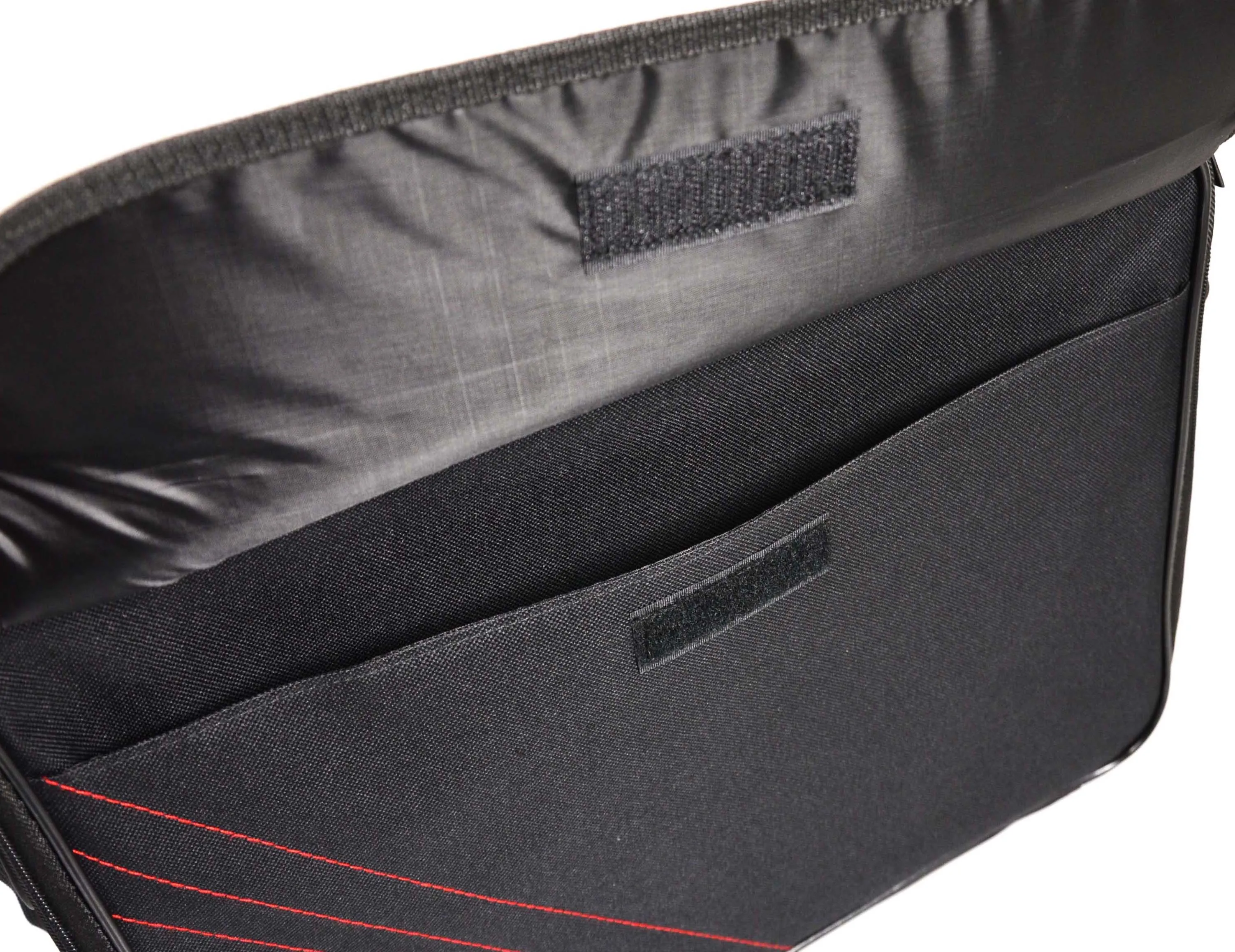 Port S15 Clamshell 15.6 Inch Black 150038